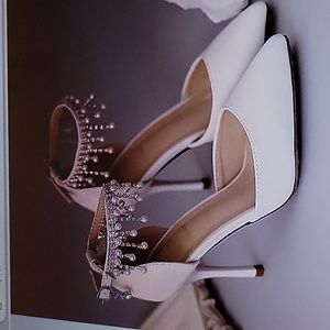 Dress First white dress pumps pearl straps 3.54" heel pointed toe size 7.5 NEW…